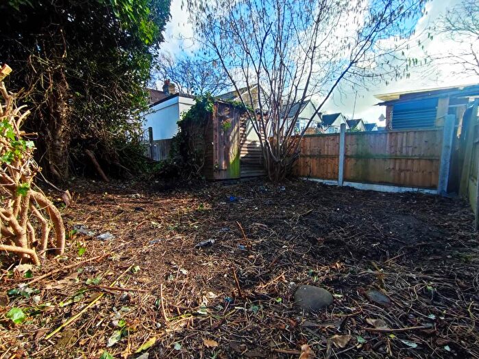 2 Bedroom Flat For Sale In Landseer Avenue, London, E12