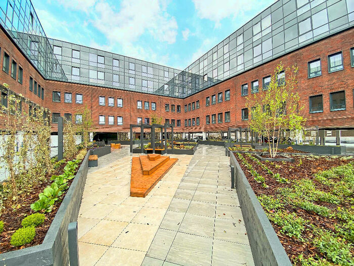 1 Bedroom Flat To Rent In Pembroke Broadway, Camberley, Surrey, GU15