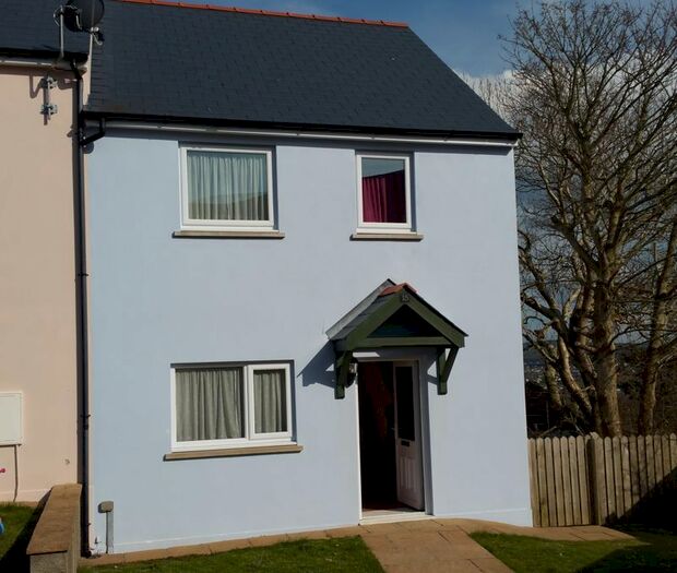 3 Bedroom Terraced House To Rent In Cae Gerddi, Stop And Call, Goodwick, SA64