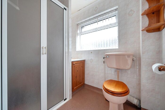 2 Bedroom Bungalow For Sale In Emerald Close, Southampton, Hampshire, SO19