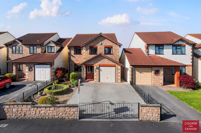 3 Bedroom Detached House For Sale In Hempitts Road, Walton, BA16