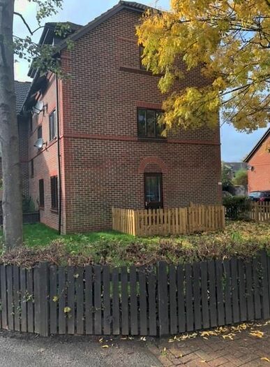 2 Bedroom Flat To Rent In Kingston Upon Thames, Surrey, KT2