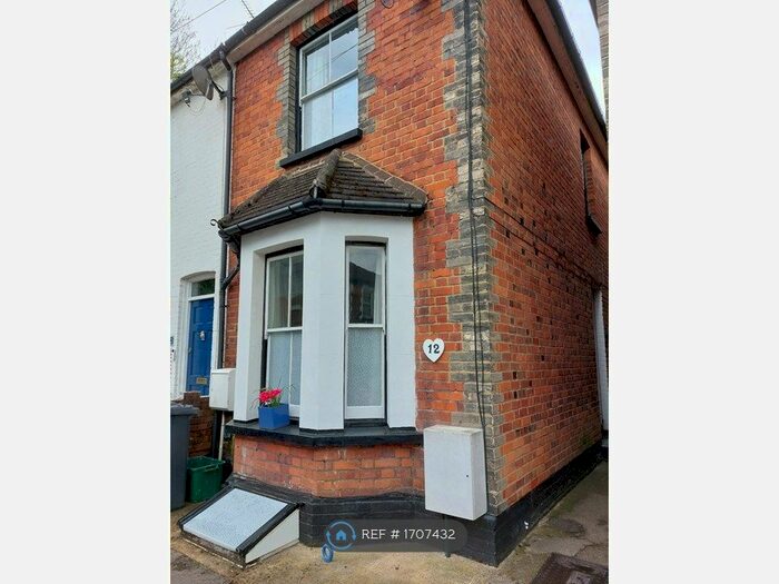 3 Bedroom Terraced House To Rent In Sycamore Road, Guildford, GU1