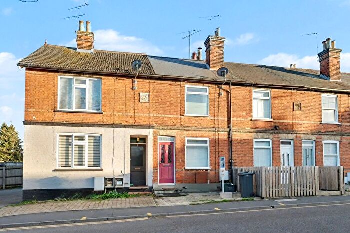 3 Bedroom Terraced House For Sale In Beehive Lane, Great Baddow, Chelmsford, CM2