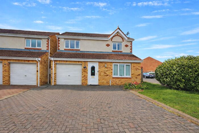 3 Bedroom Detached House To Rent In Redewood Close, Newcastle Upon Tyne, NE5
