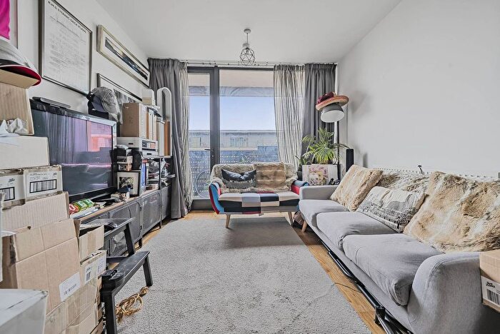 1 Bedroom Flat To Rent In Amelia Street, Elephant And Castle, SE17