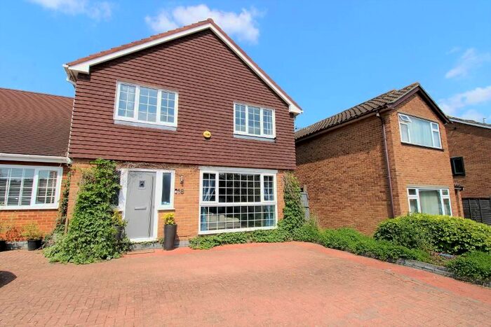 3 Bedroom Semi-Detached House To Rent In Three Oaks Close, Ickenham, UB10