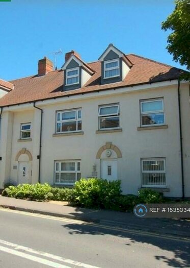 2 Bedroom Flat To Rent In Hockley Road, Rayleigh, SS6