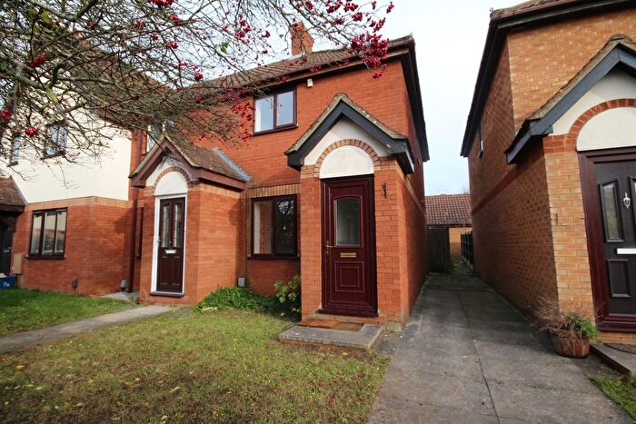 2 Bedroom Terraced House To Rent In Tabbs Close, Letchworth Garden City, SG6