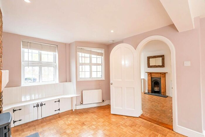 3 Bedroom Cottage To Rent In North Street, Westbourne, PO10