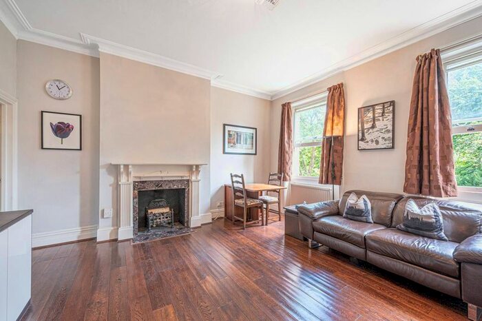 2 Bedroom Flat For Sale In Fitzjohns Avenue, Hampstead, London, NW3
