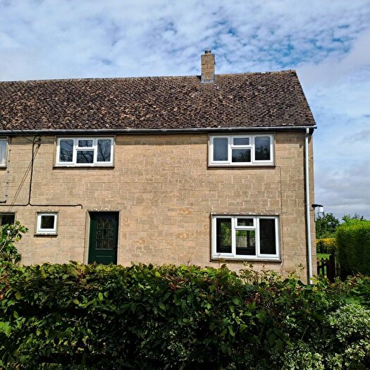 3 Bedroom Semi-Detached House To Rent In Conygree Cottages, GL54