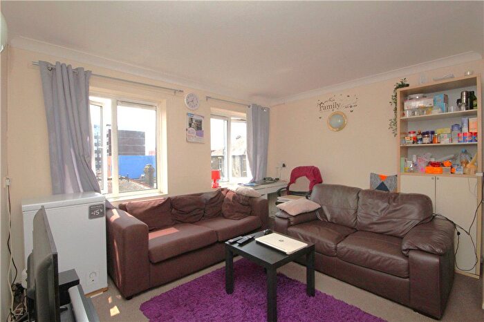 1 Bedroom Flat To Rent In Mayday Road, Thornton Heath, CR7