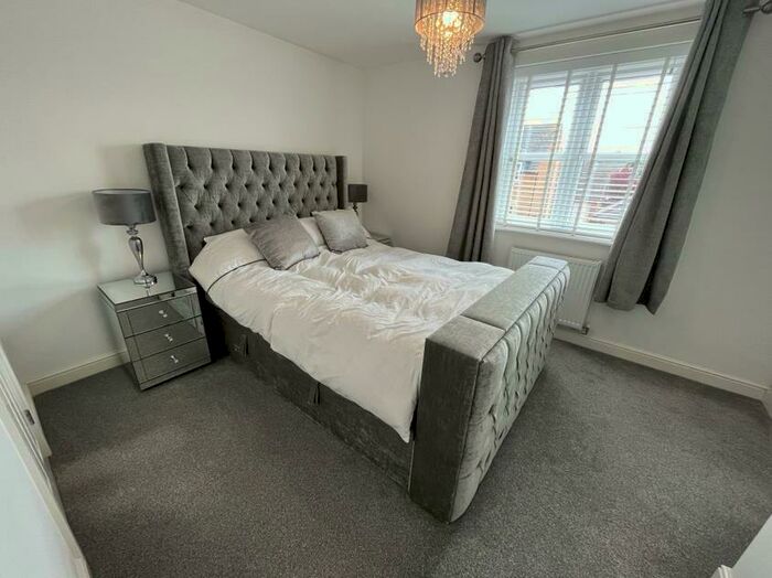 4 Bedroom Detached House For Sale In Patina Way, Swadlincote, DE11