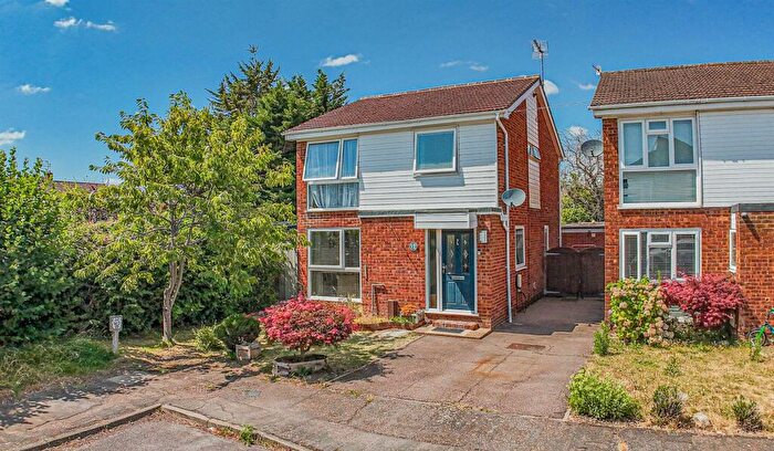 4 Bedroom Detached House For Sale In Hyburn Close, Hemel Hempstead, HP3