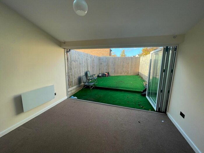 2 Bedroom Property To Rent In Limeslade Close, Fairwater, Cardiff CF5
