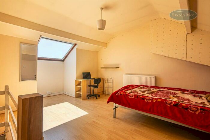 3 Bedroom End Of Terrace House For Sale In Crookesmoor Road, Sheffield, S10