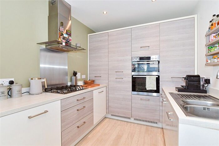 4 Bedroom Town House For Sale In Sephton Close, Aylesford, Kent, ME20
