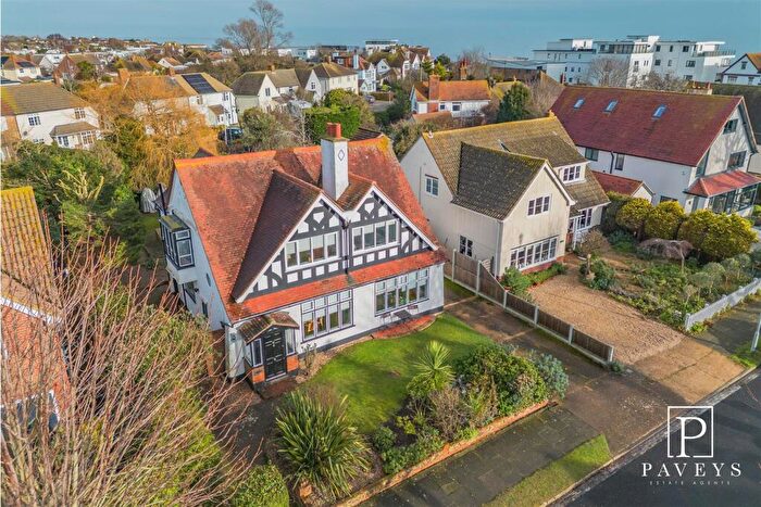 4 Bedroom Detached House For Sale In Winchester Road, Frinton-On-Sea, CO13