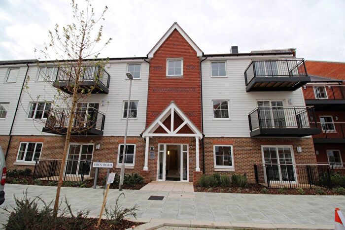 1 Bedroom Flat To Rent In Eden Road, Dunton Green, Sevenoaks, TN14