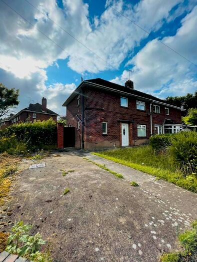 3 Bedroom Semi-Detached House To Rent In Woodside Road, Dudley, DY2