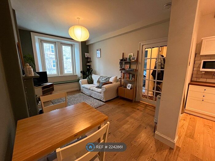 1 Bedroom Flat To Rent In Ritchie Place, Edinburgh, EH11