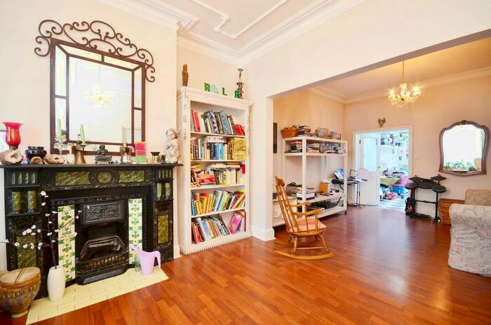 6 Bedroom Terraced House To Rent In Hanover Road, Brondesbury Park, London, NW10