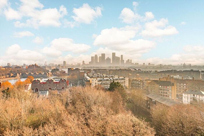 2 Bedroom Flat For Sale In Cobblestone Square, London, E1W