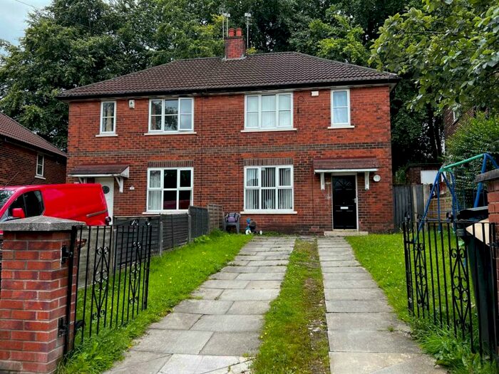 3 Bedroom Semi-Detached House To Rent In Rhodes Crescent, Rochdale, OL11