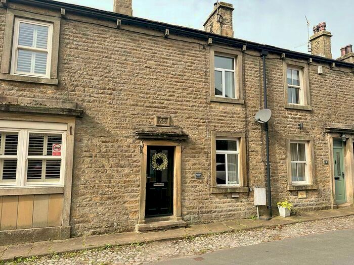 2 Bedroom Terraced House For Sale In Chapel Street, Grassington, Skipton, BD23