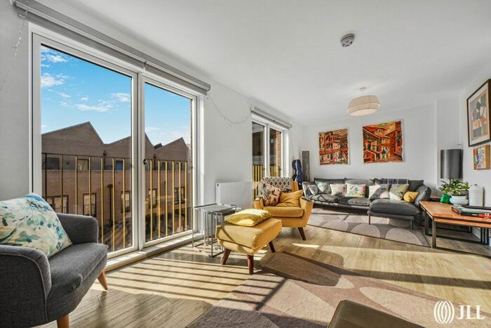 3 Bedroom Flat To Rent In Peloton Avenue, London, E20