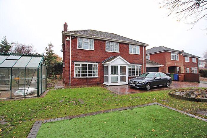 4 Bedroom Detached House For Sale In Walk Lane, Humberston, DN36