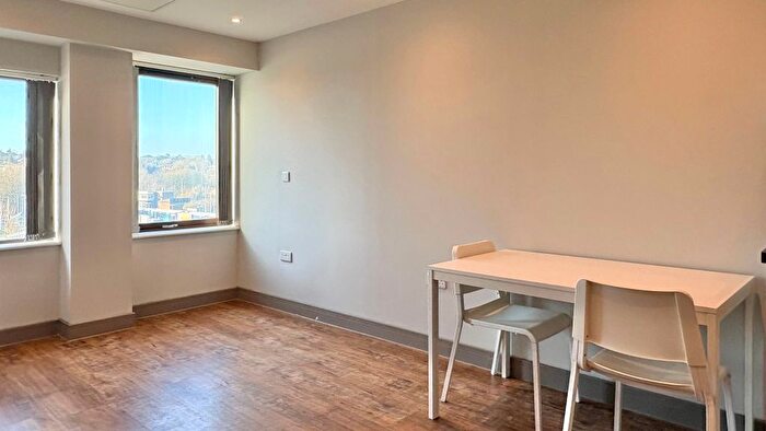 1 Bedroom Flat To Rent In Week Street, Maidstone, ME14