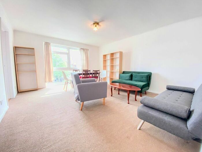 2 Bedroom Flat To Rent In Granville Road, Wood Green, N22