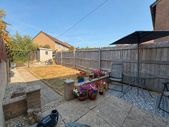 2 Bedroom Terraced House For Sale In Pearce Close, Swindon, SN2