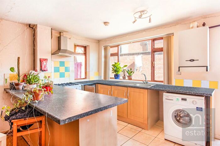 4 Bedroom Semi-Detached House To Rent In £pppw Saxon Green, Nottingham, NG7