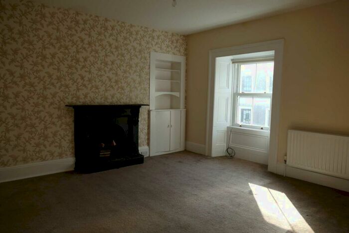 3 Bedroom Flat To Rent In Springwell Place, Stewarton, KA3