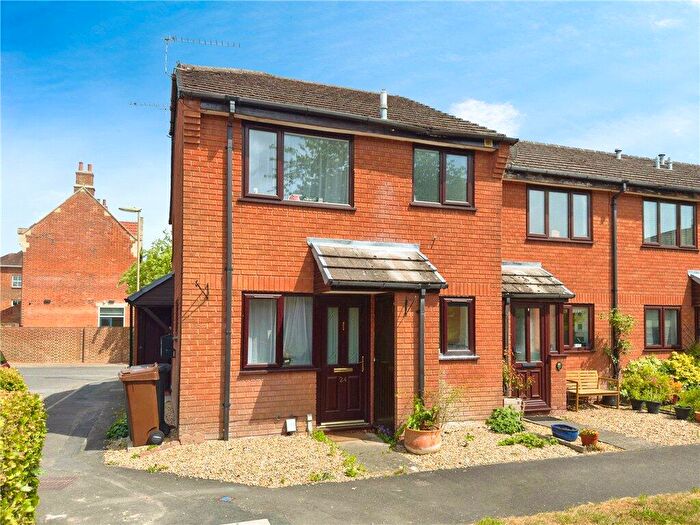 1 Bedroom Terraced House For Sale In Hayter Gardens, Romsey, Hampshire, SO51