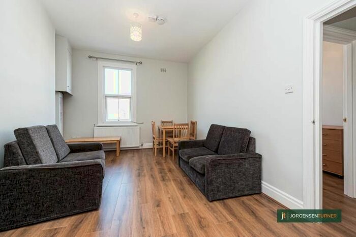2 Bedroom Flat To Rent In Uxbridge Road, Shepherds Bush, W12