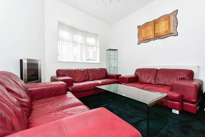 3 Bedroom End Of Terrace House For Sale In Passey Road, Birmingham, B13