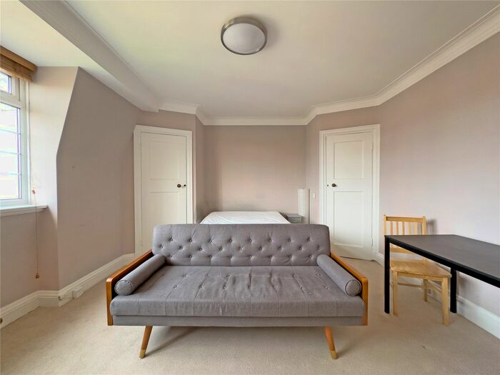 Studio To Rent In Pembroke Road, London, London, W8