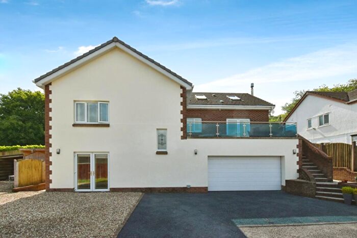 4 Bedroom Detached House For Sale In Parc Derwen, Garnswllt, Ammanford, Swansea, SA18