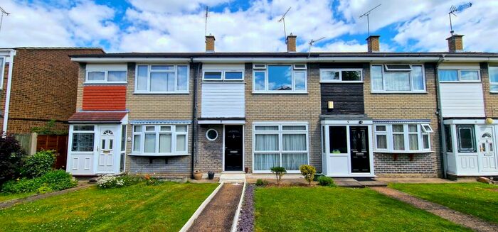 3 Bedroom Terraced House To Rent In Hendon Close, Wickford, Essex, SS12