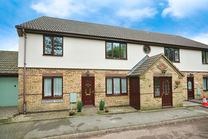 2 Bedroom Flat For Sale In Pinewood Court, Markfield, Leicestershire, LE67