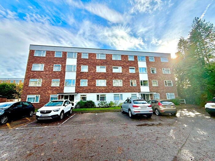 2 Bedroom Flat For Sale In The Cloisters, Frimley, Camberley, Surrey, GU16