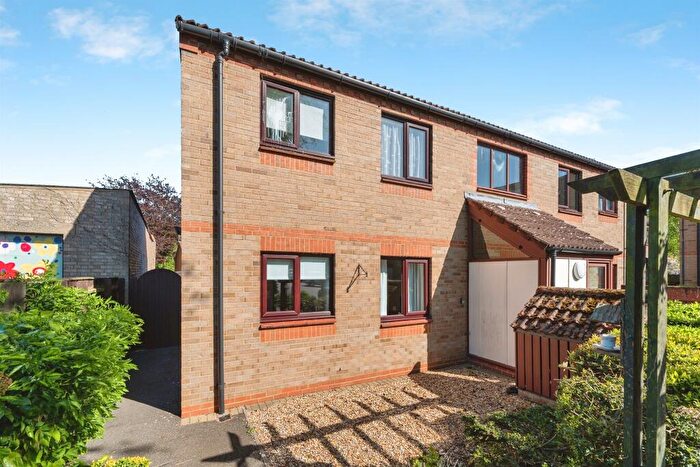 2 Bedroom Flat For Sale In Robingoodfellows Lane, March, PE15