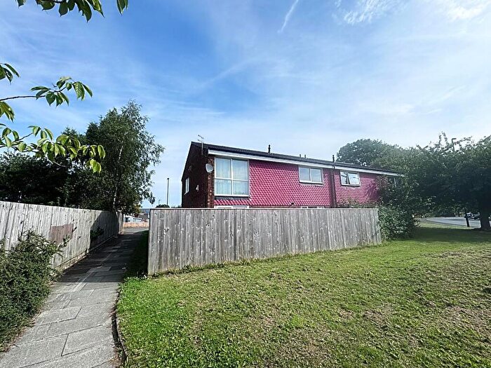 2 Bedroom Apartment For Sale In Bodmin Close, Battle Hill, NE28