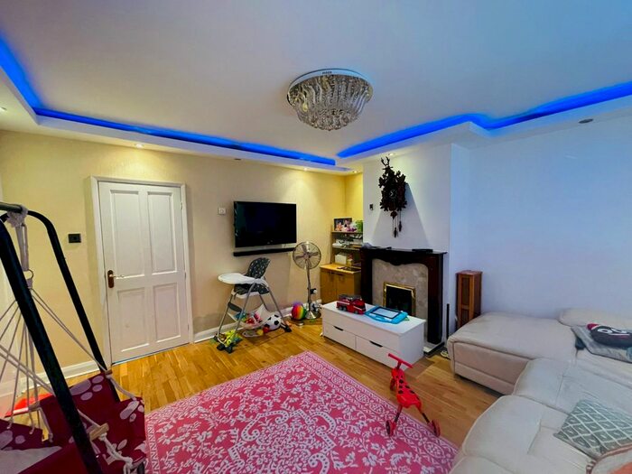 3 Bedroom Semi-Detached House To Rent In Clinton Avenue, Manchester, M14