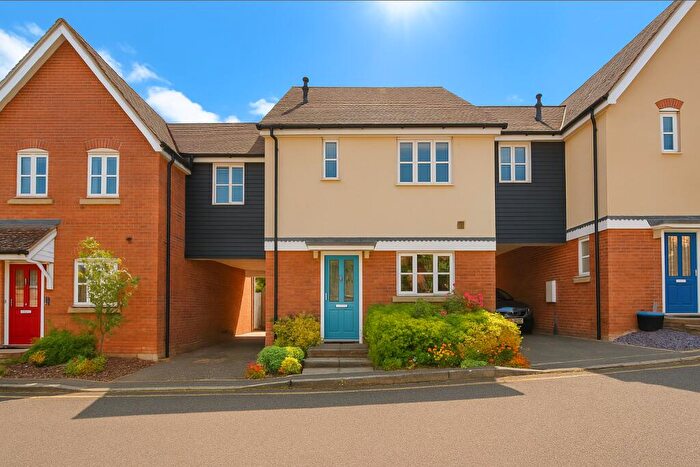 3 Bedroom Link Detached House To Rent In Weavers Close, Great Dunmow, Essex, CM6