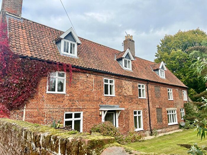 4 Bedroom Farm House To Rent In Cawston, Norwich, Norfolk, NR10